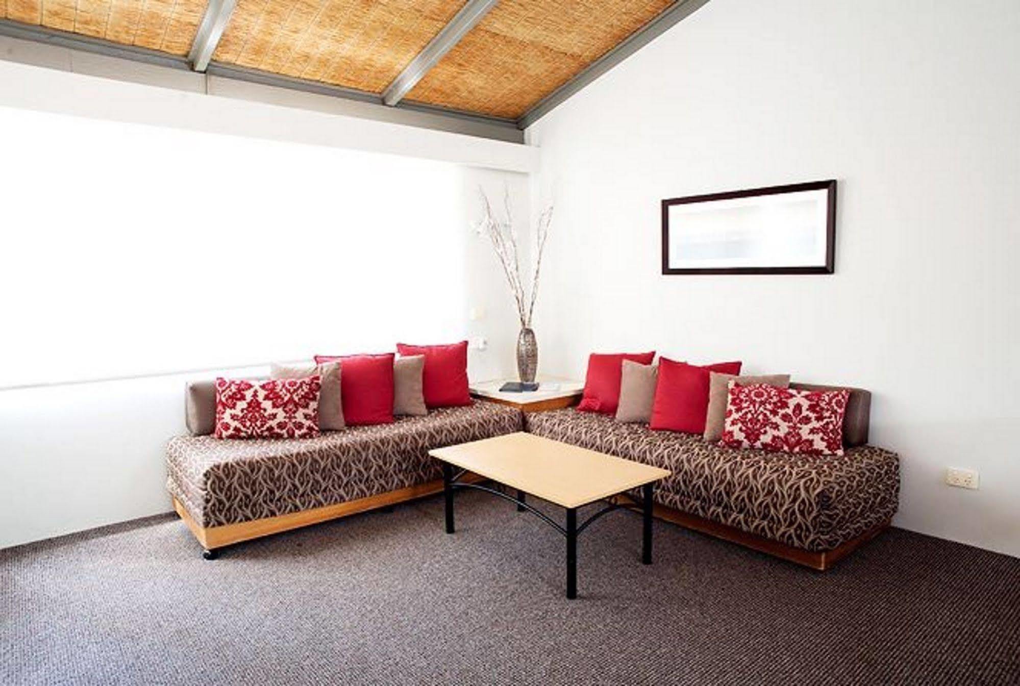 Nautilus Beachfront & 3*