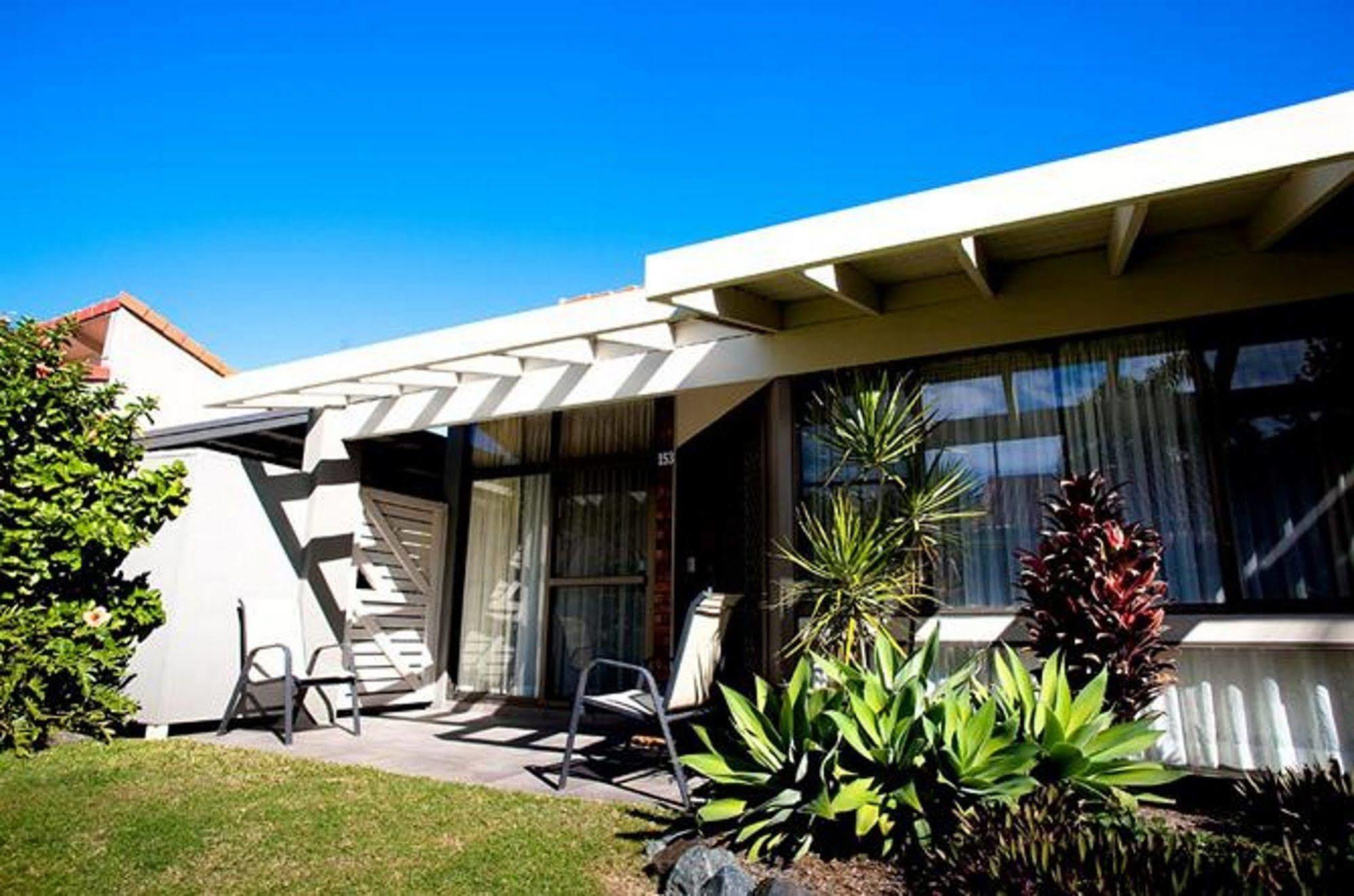 Aparthotel Nautilus Beachfront & 3*